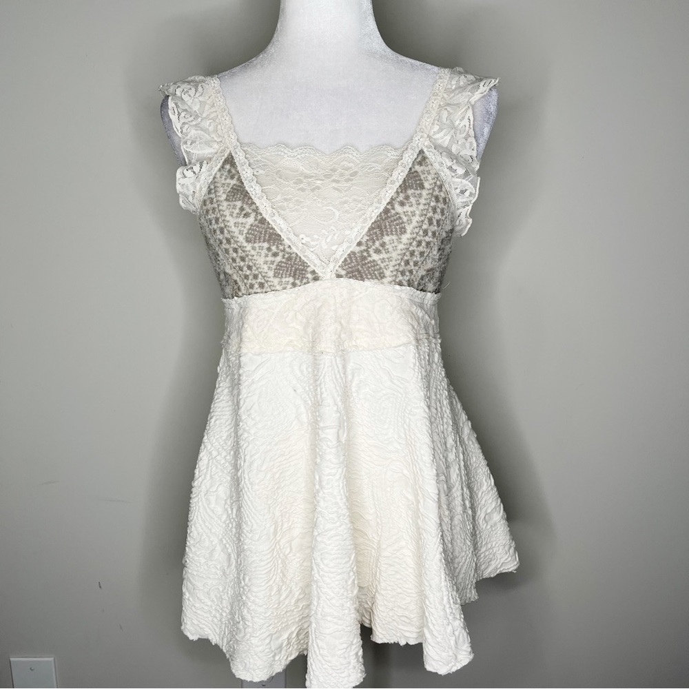 Free People Ivory White & Gray Lace and Textured Tank Top in Size Large